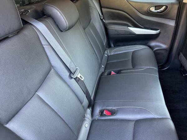 Nissan Navara Double Cab Pick Up Grey #16