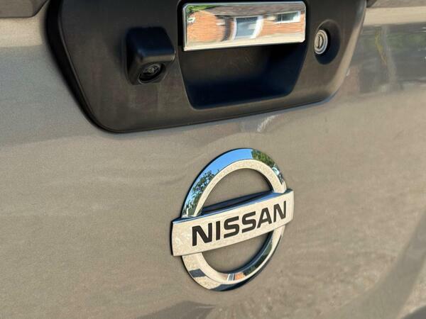 Nissan Navara Double Cab Pick Up Grey #46