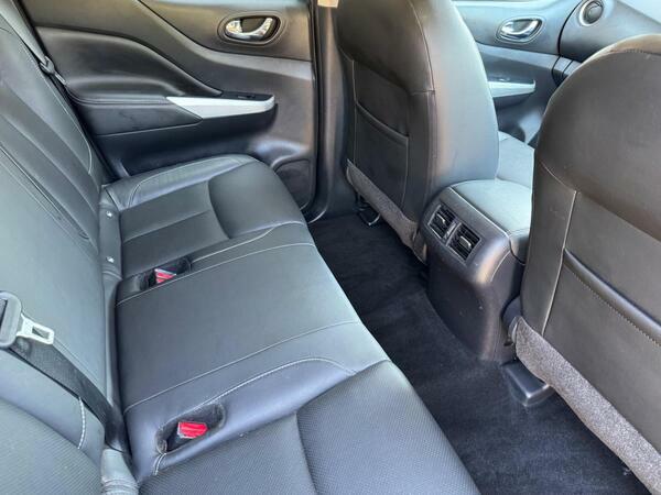 Nissan Navara Double Cab Pick Up Grey #14