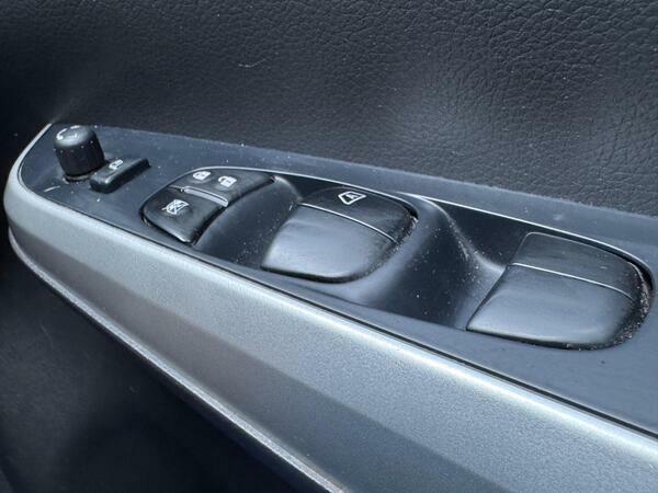 Nissan Navara Double Cab Pick Up Grey #44