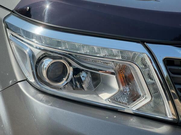 Nissan Navara Double Cab Pick Up Grey #36