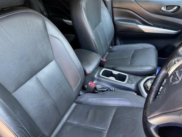 Nissan Navara Double Cab Pick Up Grey #10