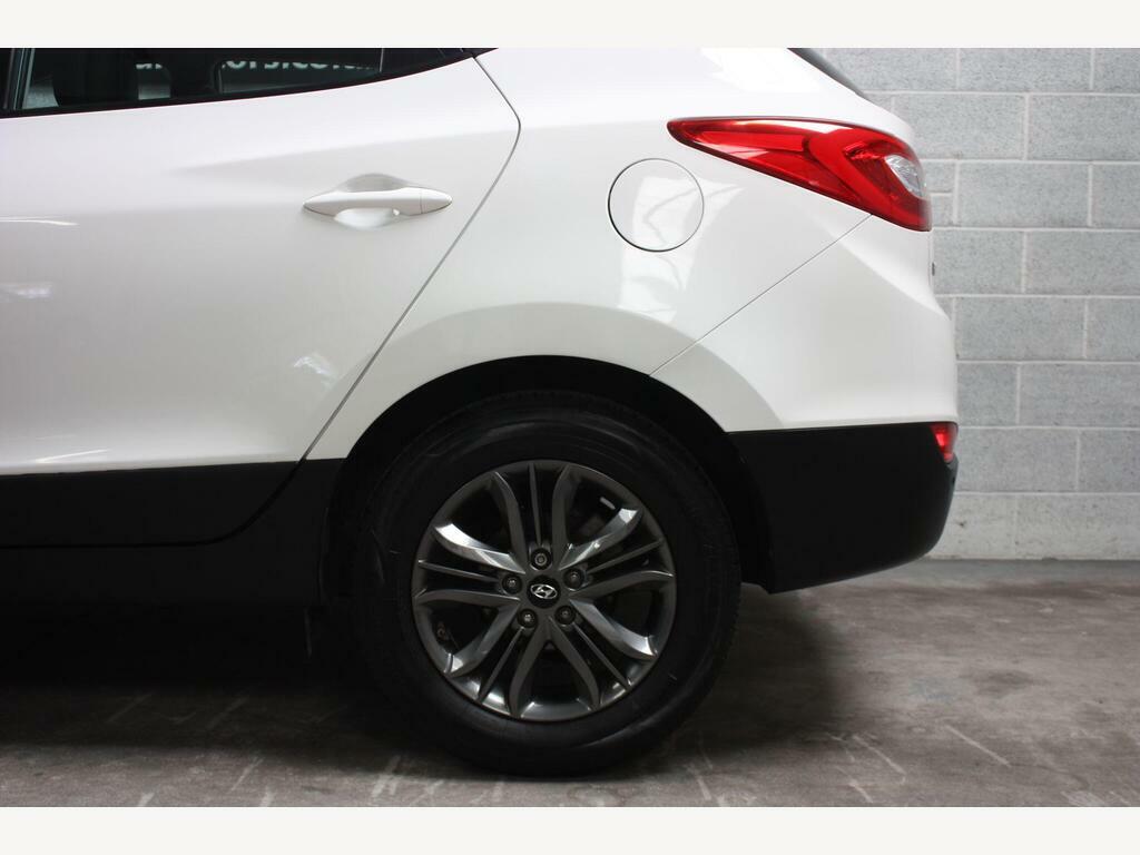 Hyundai Ix35 2.0 Crdi Premium 4Wd Euro 5 White #24