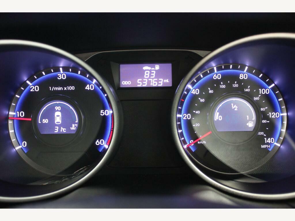 Hyundai Ix35 2.0 Crdi Premium 4Wd Euro 5 White #16