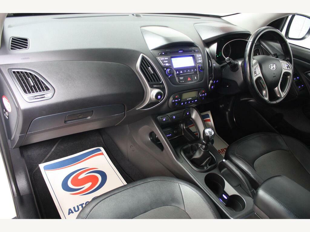 Hyundai Ix35 2.0 Crdi Premium 4Wd Euro 5 White #9