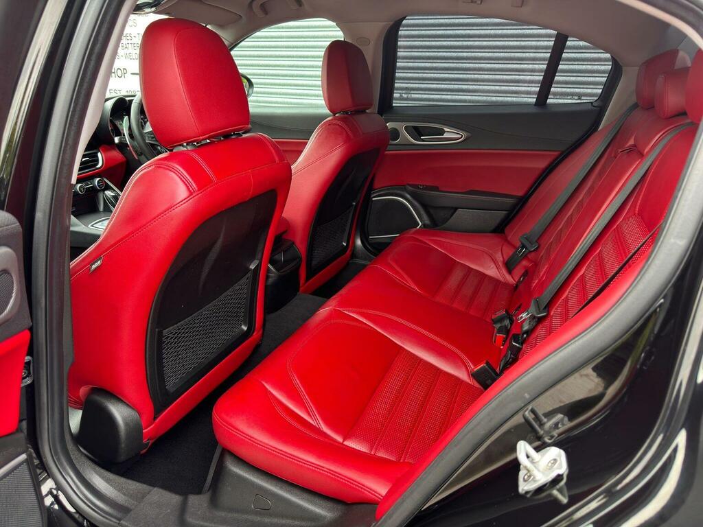Alfa Romeo Giulia 2.2 Jtdm-2 180 Super Red #73