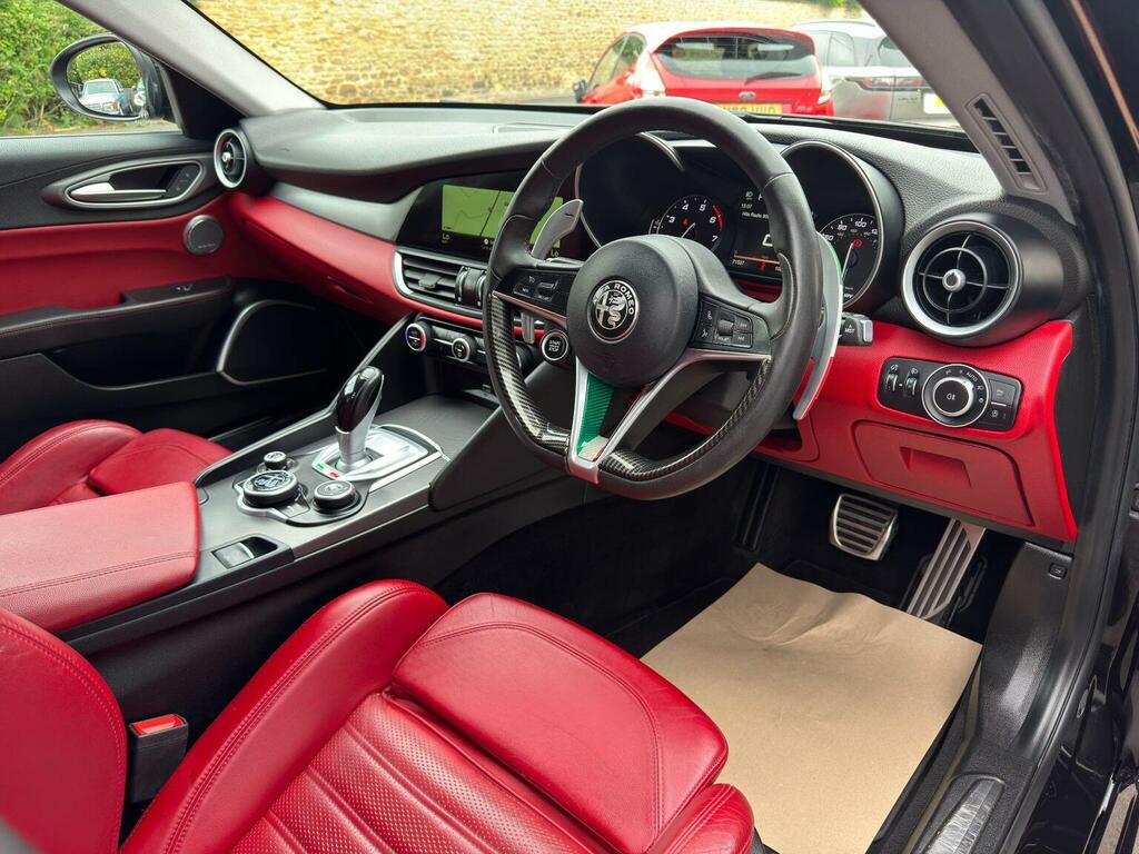 Alfa Romeo Giulia 2.2 Jtdm-2 180 Super Red #62