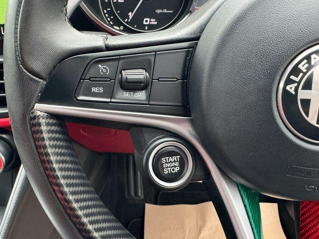 Alfa Romeo Giulia 2.2 Jtdm-2 180 Super Red #21