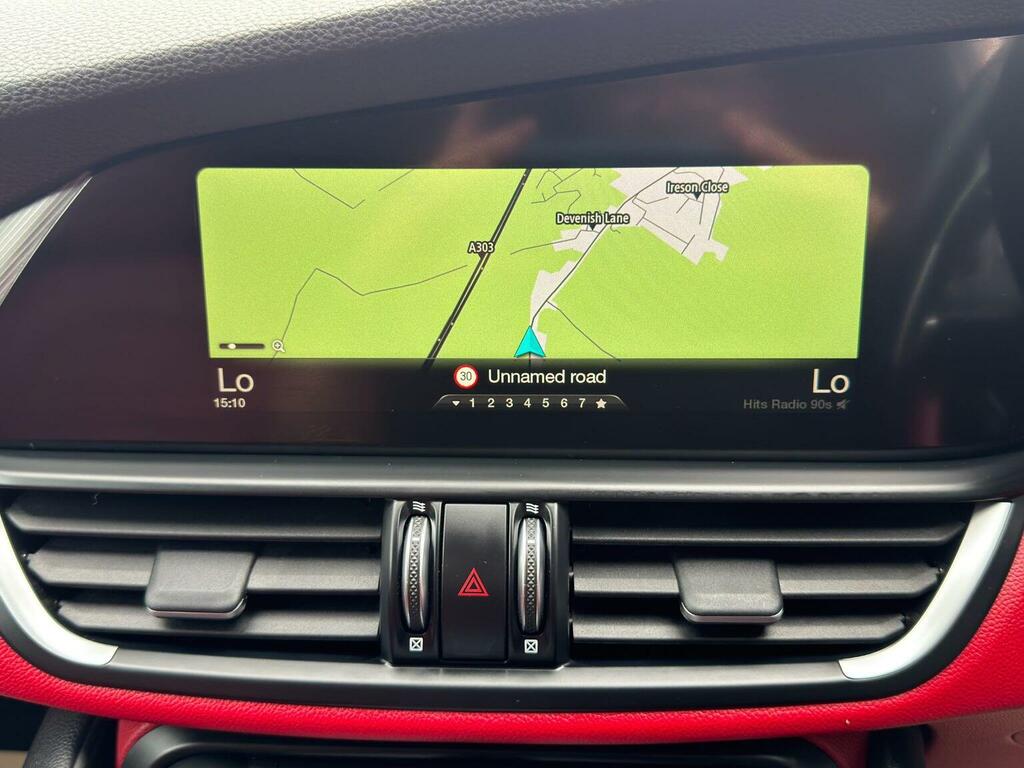 Alfa Romeo Giulia 2.2 Jtdm-2 180 Super Red #33