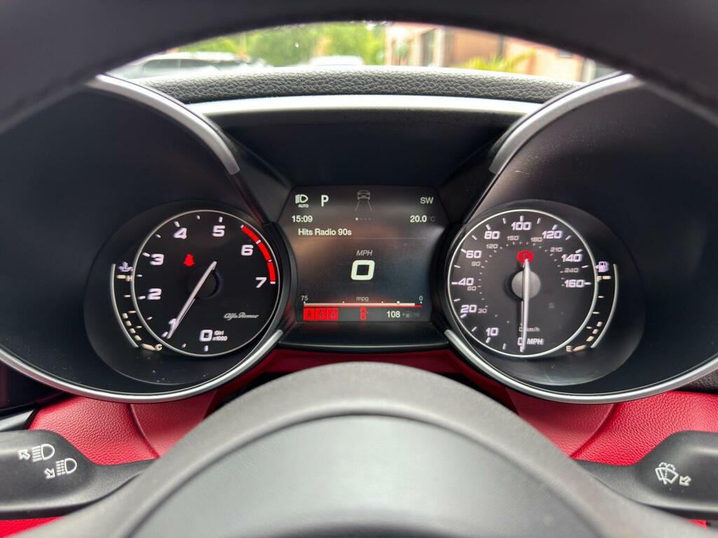 Alfa Romeo Giulia 2.2 Jtdm-2 180 Super Red #90