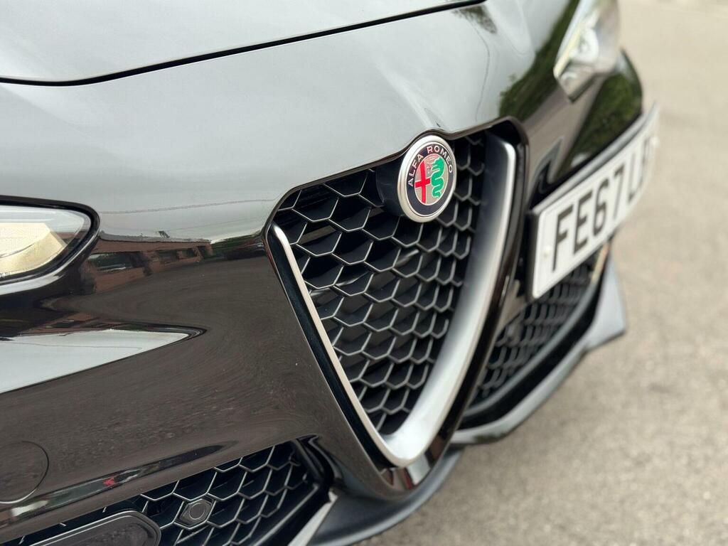 Alfa Romeo Giulia 2.2 Jtdm-2 180 Super Red #49