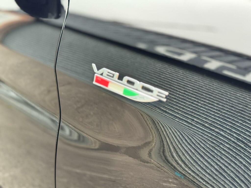 Alfa Romeo Giulia 2.2 Jtdm-2 180 Super Red #104
