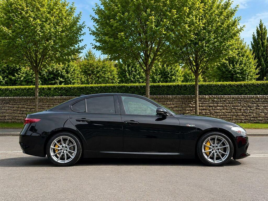 Alfa Romeo Giulia 2.2 Jtdm-2 180 Super Red #58
