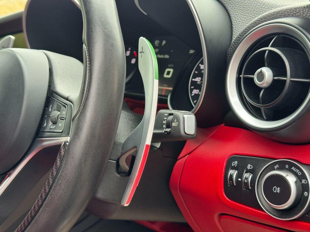 Alfa Romeo Giulia 2.2 Jtdm-2 180 Super Red #9