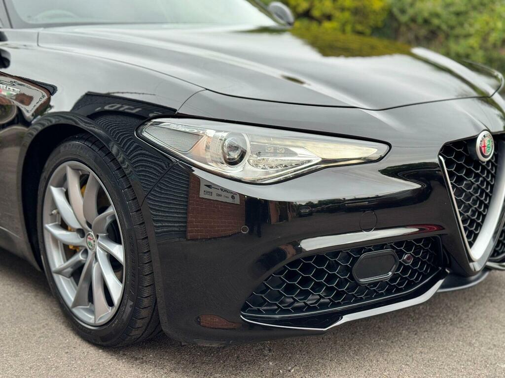 Alfa Romeo Giulia 2.2 Jtdm-2 180 Super Red #47