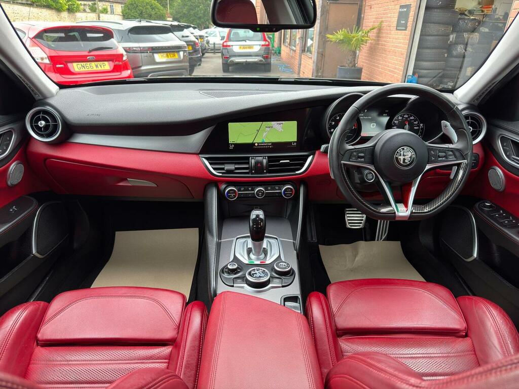 Alfa Romeo Giulia 2.2 Jtdm-2 180 Super Red #66