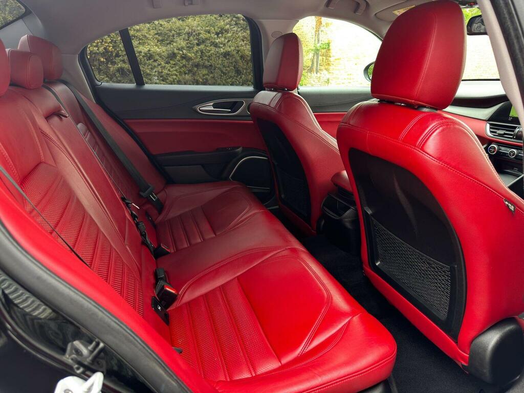 Alfa Romeo Giulia 2.2 Jtdm-2 180 Super Red #16