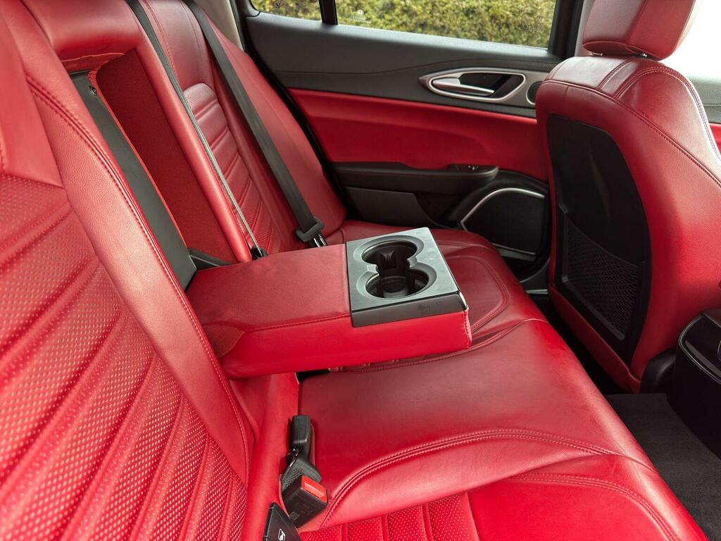 Alfa Romeo Giulia 2.2 Jtdm-2 180 Super Red #72