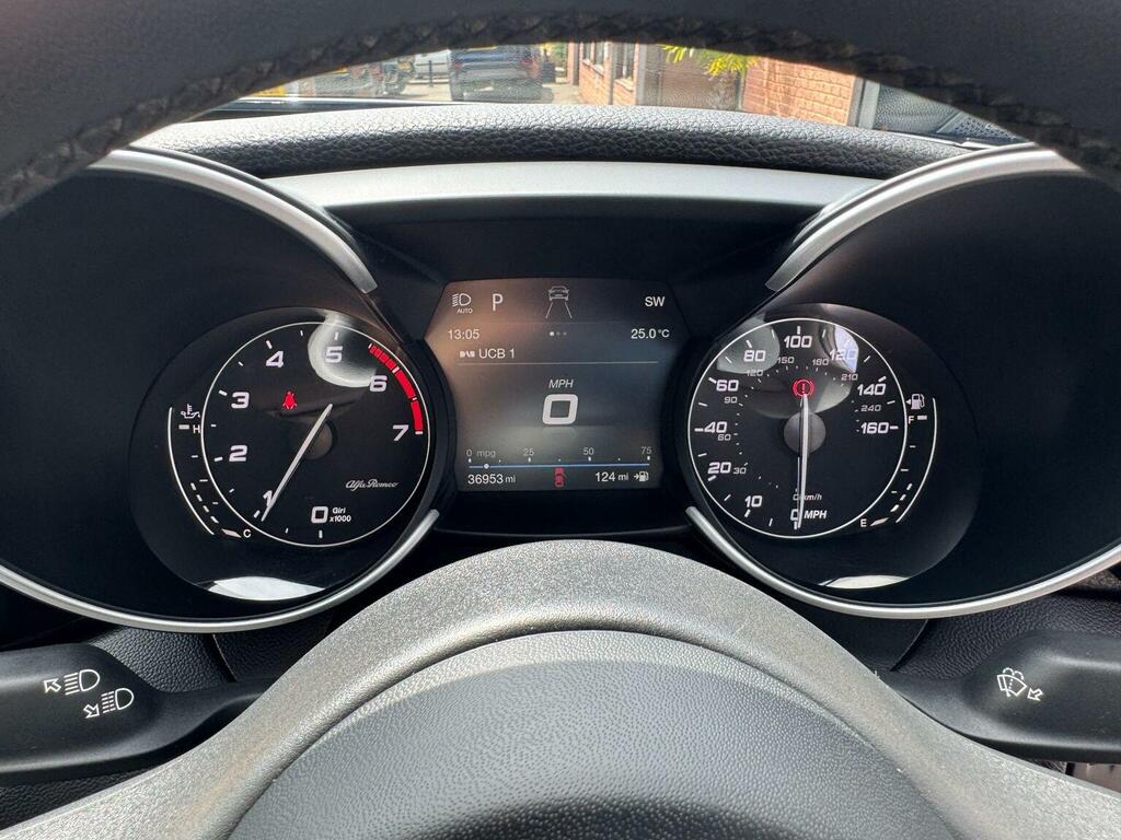 Alfa Romeo Giulia 2.0T Veloce Euro 6 Ss  #32