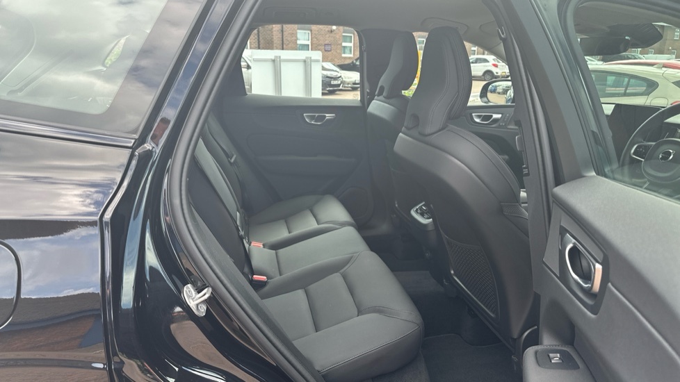 Volvo XC60 Plus, B5 Awd Mild Hybrid, Dark 360 Camera BK26SMX Black #6