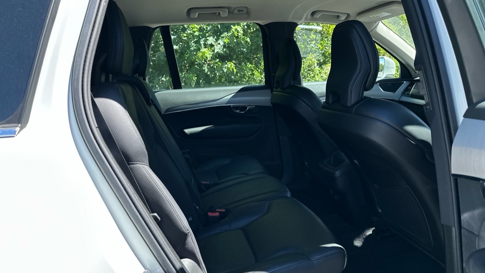 Volvo XC90 2.0 B5 Mhev Momentum Suv Hybrid 4W DV22KHZ White #6