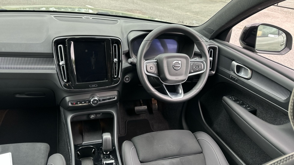 Volvo XC40 Plus, B4 Mild Hybrid, Dark MW74XDJ Green #4