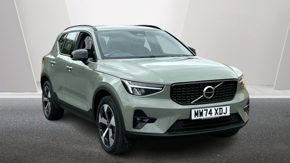 Volvo XC40 Plus, B4 Mild Hybrid, Dark MW74XDJ Green
