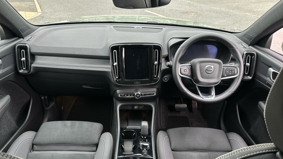 Volvo XC40 Plus, B4 Mild Hybrid, Dark MW74XDJ Green #5