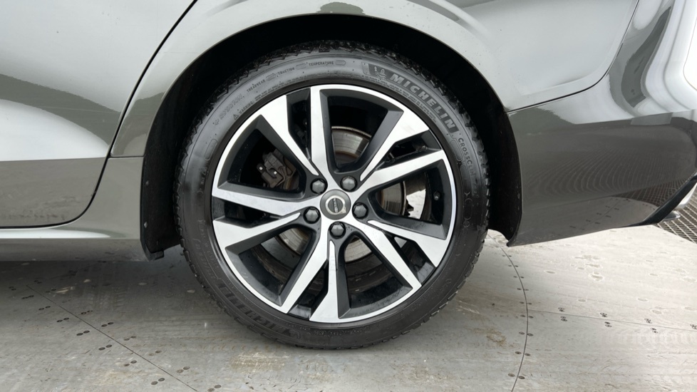Volvo V60 R-design, B3 Mild Hybrid YX22JUA Grey #4