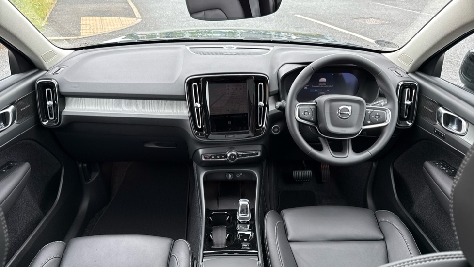 Volvo XC40 Ultra, B3 Mild Hybrid, Dark 46,000 New FH26KVL #5