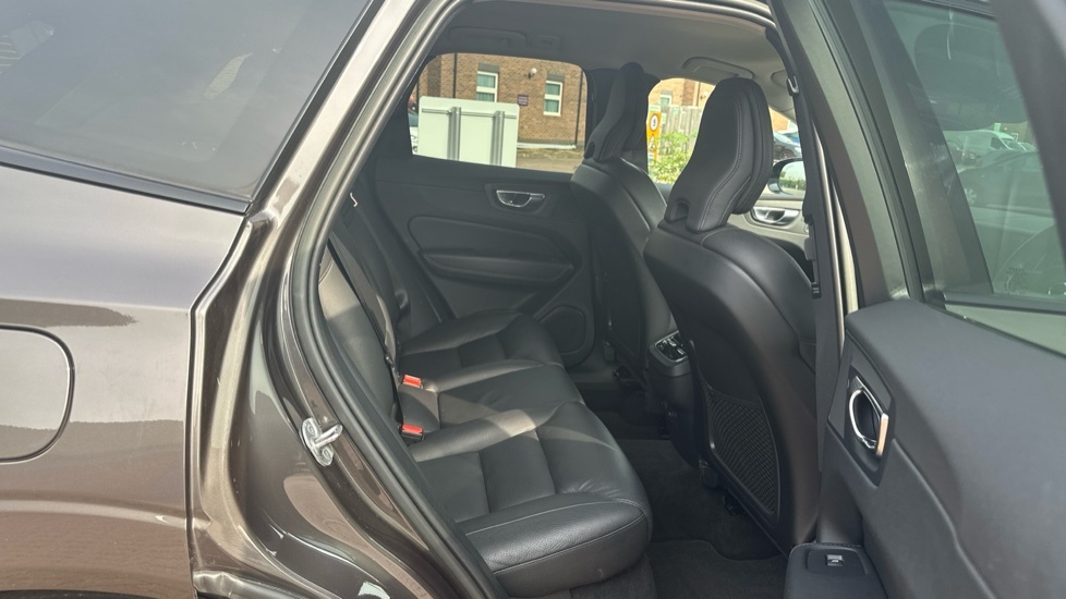 Volvo XC60 Plus, B4 Awd Mild Hybrid, Dark Pilot Assi Grey #6