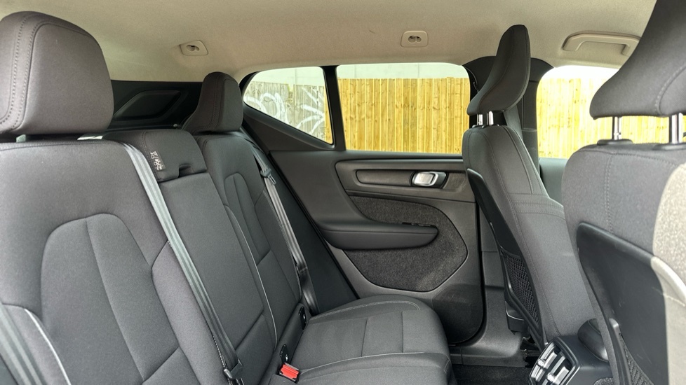 Volvo XC40 Momentum, T3 Rear Park Assist YT22ZZC Black #6