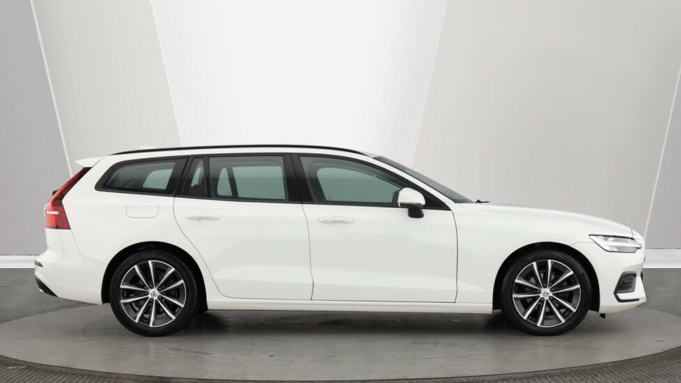 Volvo V60 2.0 B3 Mhev Momentum Dct Euro 6 Ss White #2
