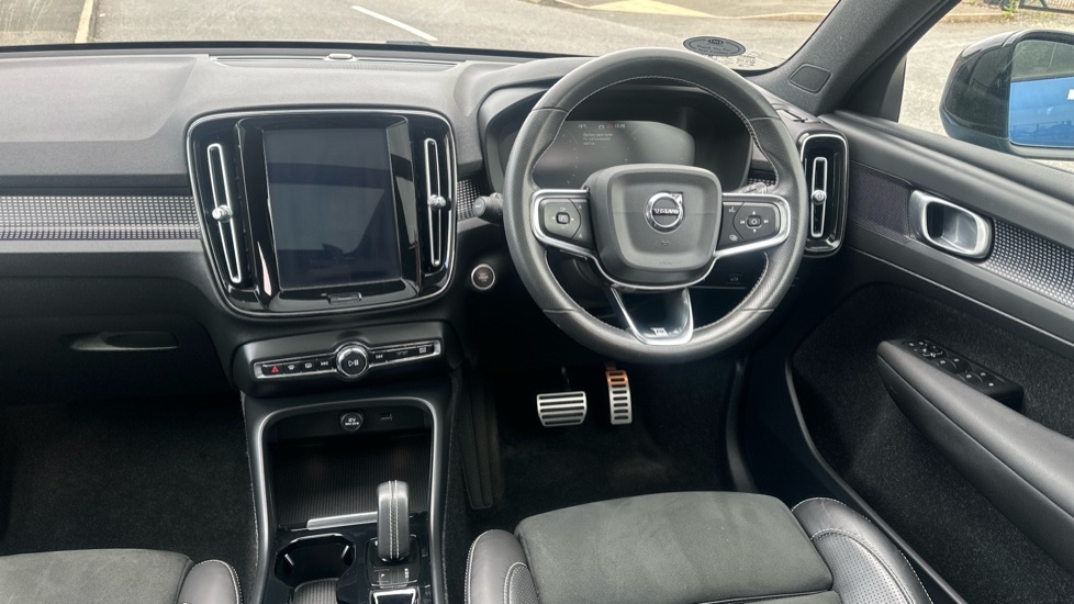 Volvo XC40 D4 Awd R-design Panoramic Roof AP19EWB Blue #4
