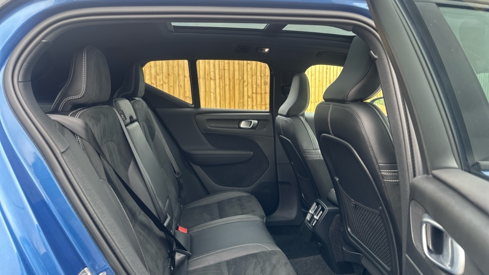 Volvo XC40 D4 Awd R-design Panoramic Roof AP19EWB Blue #6