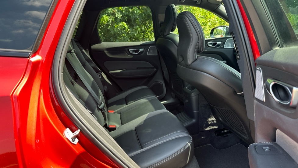 Volvo XC60 2.0H T8 Recharge 18.8Kwh R-design Pro Awd Eur KP22OUV Red #6