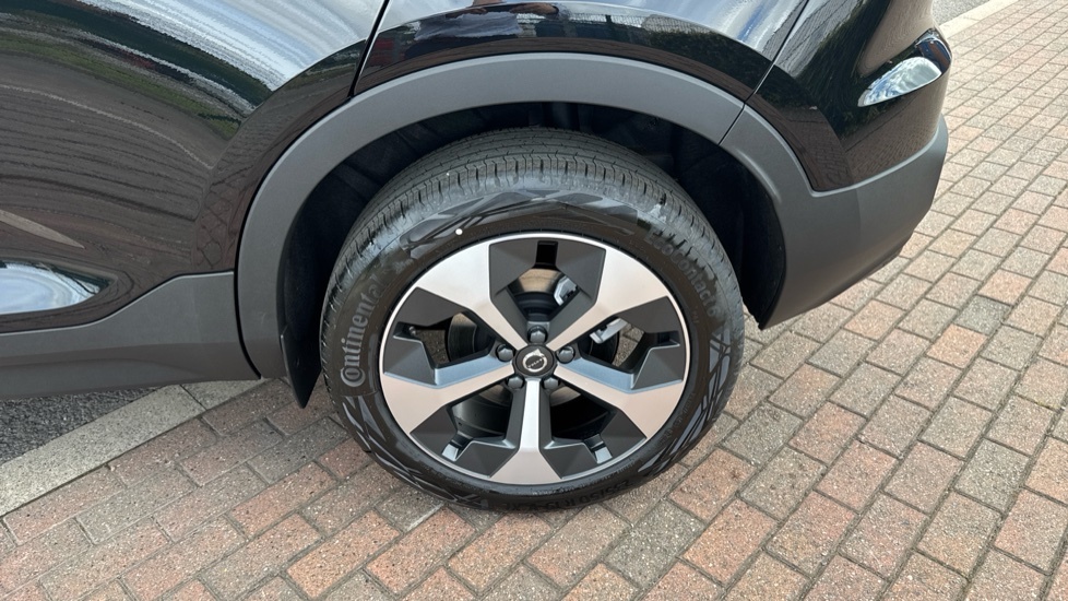 Volvo XC40 2.0 B4 197Ps Mhev Plus Black Edition Hybrid I Black #18