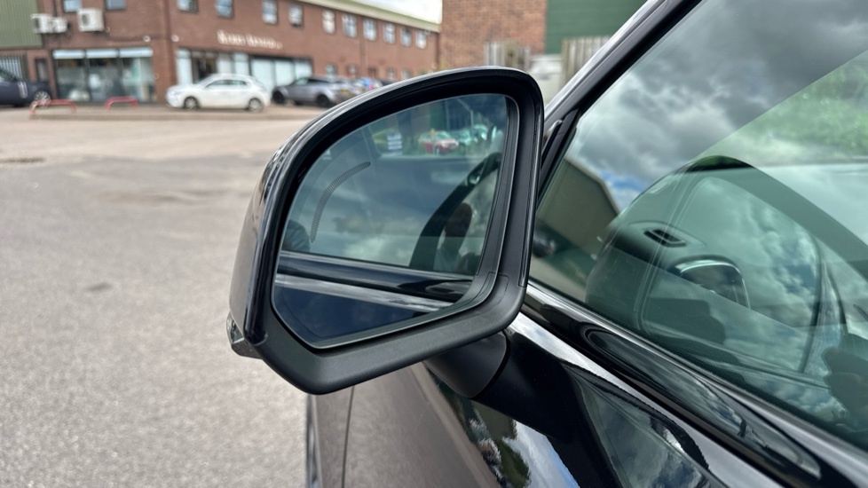 Volvo XC40 2.0 B4 197Ps Mhev Plus Black Edition Hybrid I Black #16