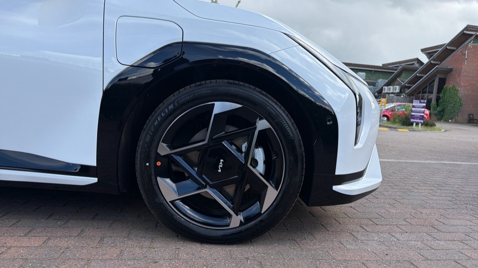Kia EV4 81.4Kwh Gt-line S White #5