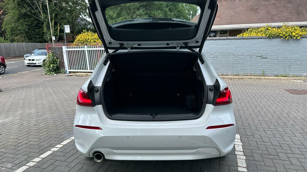 BMW 1 Series 1.5 118I Se Lcp Dct Euro 6 Ss FP21YSW White #3