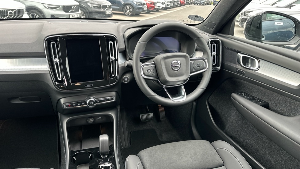 Volvo XC40 Plus, B3 Mild Hybrid, Dark FH26GOX Blue #4