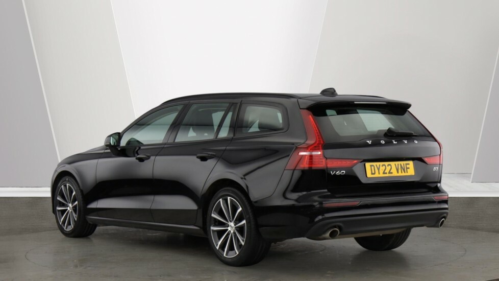 Volvo V60 2.0 B3 Mhev Momentum Dct Euro 6 Ss Black #3