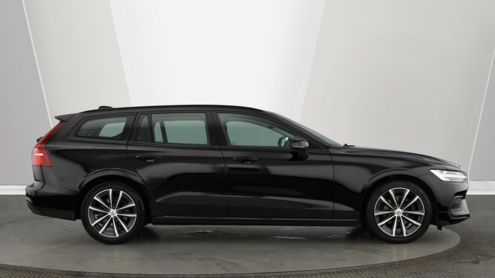 Volvo V60 2.0 B3 Mhev Momentum Dct Euro 6 Ss Black #2