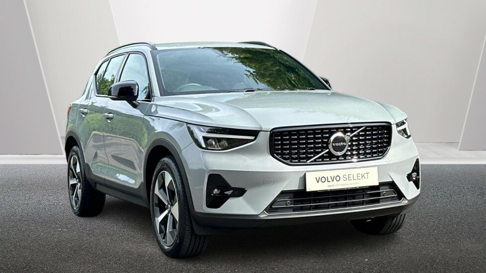 Volvo XC40 2.0 B3 Mhev Plus Dark Dct Euro 6 Ss Grey