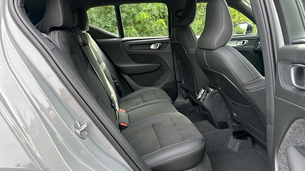 Volvo XC40 2.0 B3 Mhev Plus Dark Dct Euro 6 Ss BP26JWW Grey #6