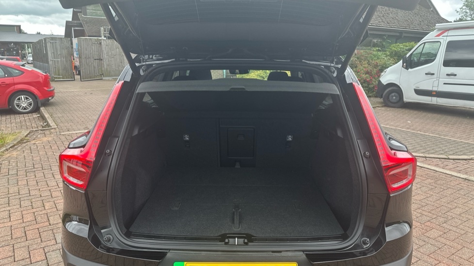 Volvo EX40 Ultra 408 Awd Twin Motor Foldable Towbar Harman K Blue #13