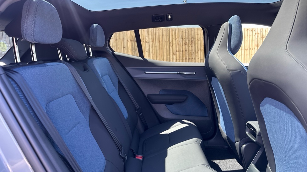 Volvo EX30 Cross Country Ultra, Twin Motor Performance, 47,000 Grey #6