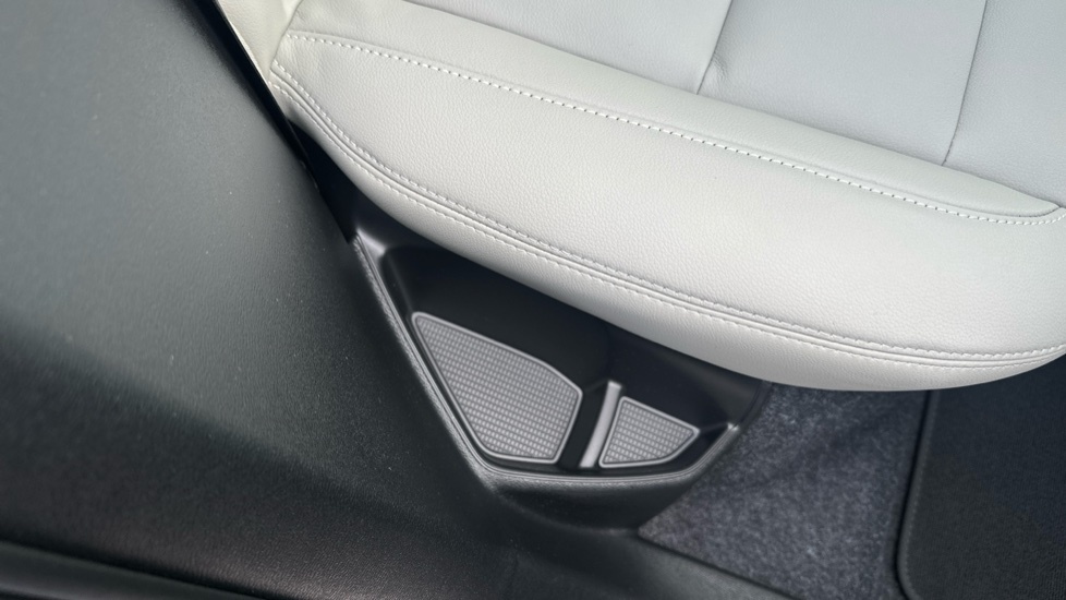 Volvo XC40 B3 P Plus Dark Rear Camera, Heated Seats, Apple Blue #25