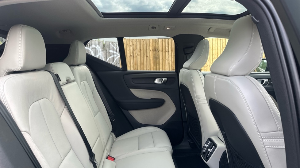 Volvo XC40 Ultra, B4 Mild Hybrid, Bright Black #6