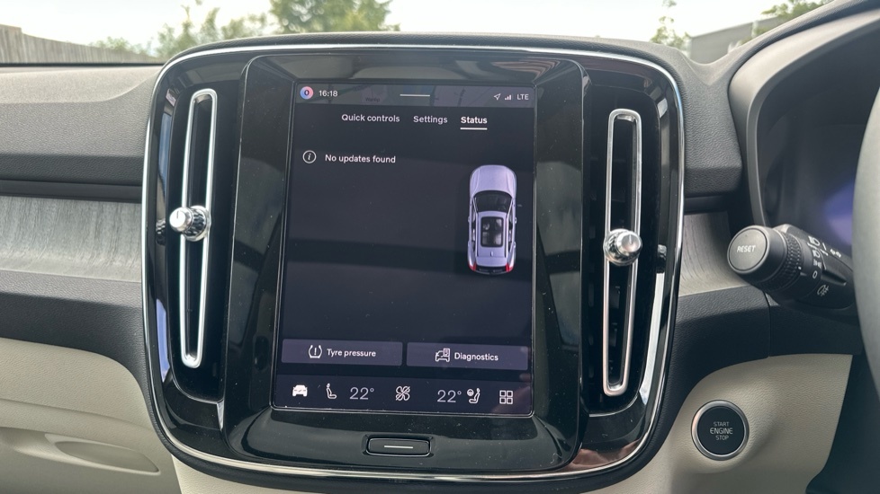 Volvo XC40 B3 P Plus Dark Rear Camera, Heated Seats, Apple Blue #14